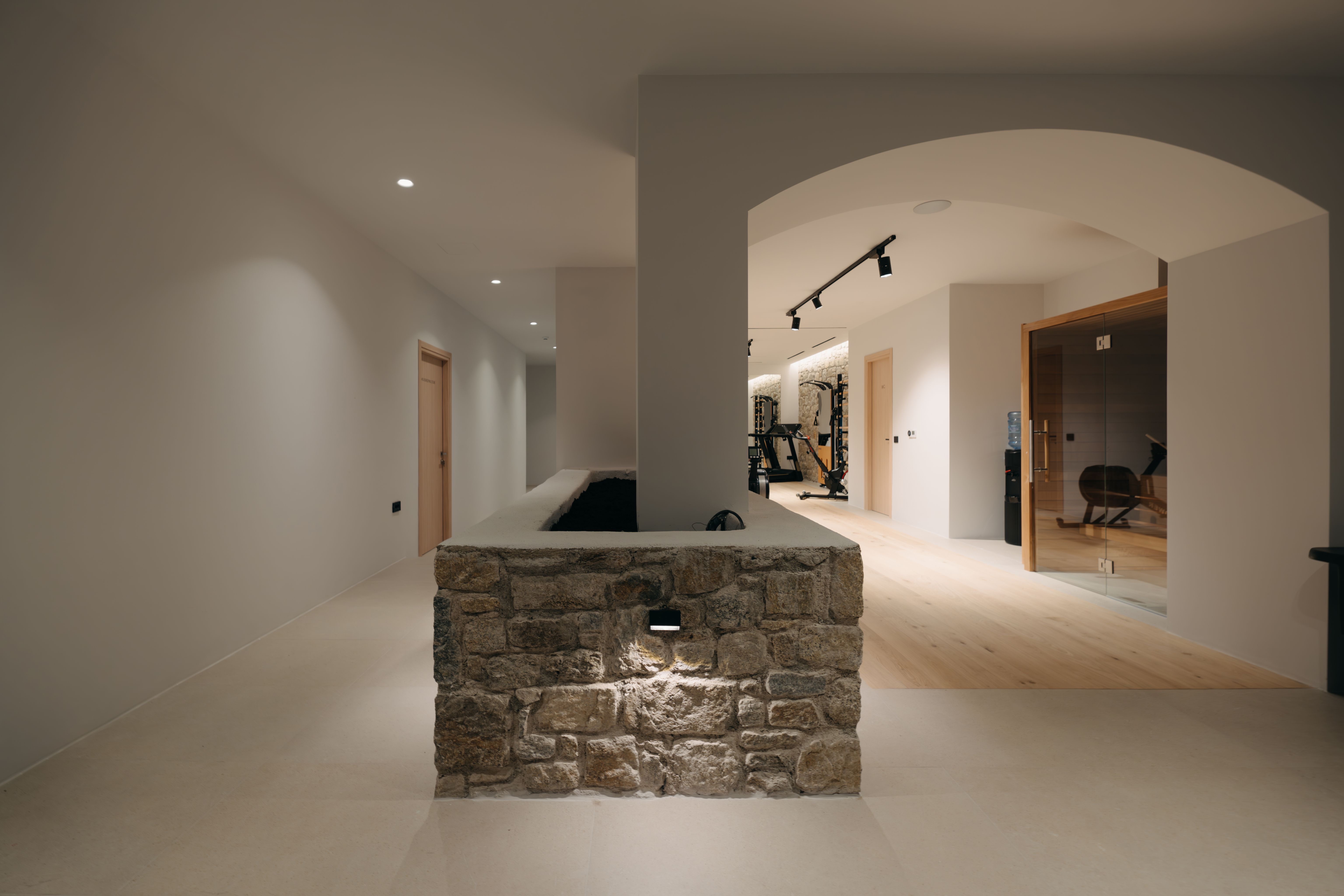 Χώρος με Πέτρινη Νησίδα